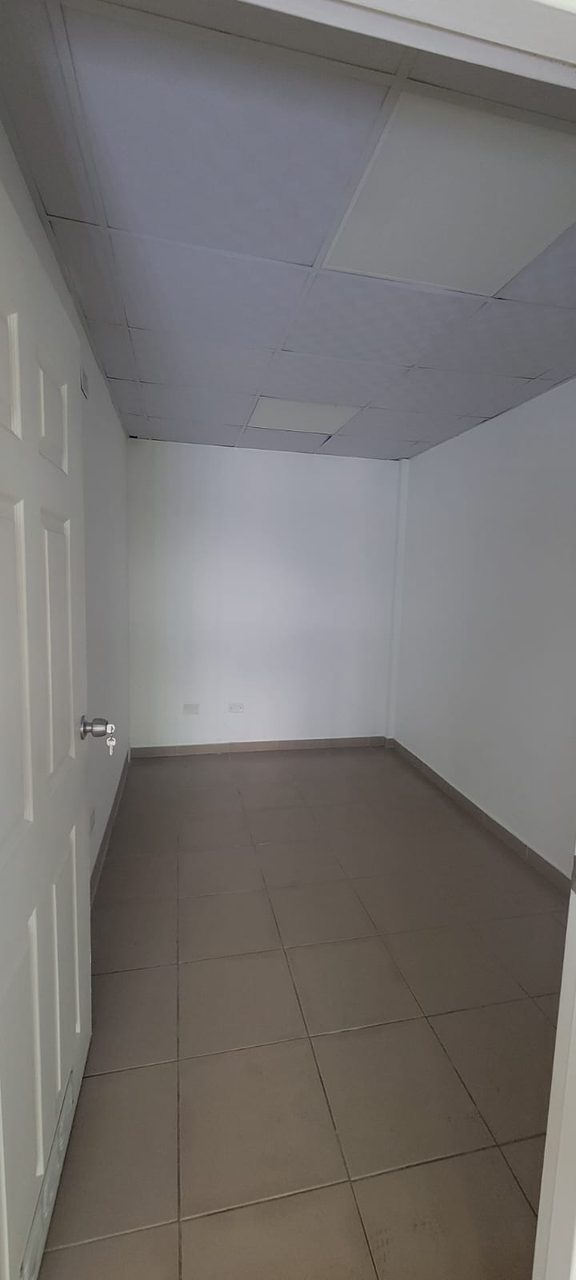 Baño privado del local comercial