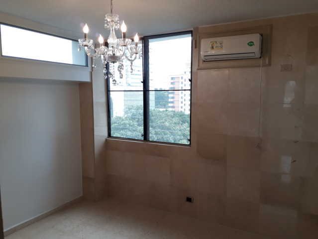PH Palmar Real, Ciudad de Panam&aacute; &mdash; Rec&aacute;mara con closet empotrado