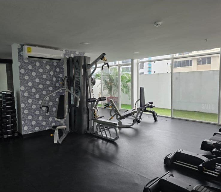 Tee One, San Francisco &mdash; Gimnasio, segunda vista