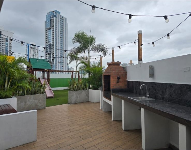 Tee One, San Francisco &mdash; &Aacute;rea de BBQ en la terraza