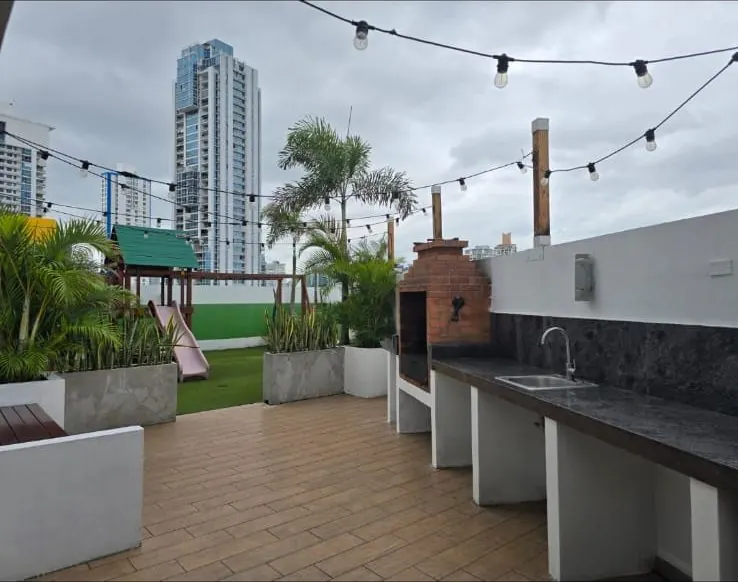 Tee One, San Francisco — Área de BBQ en la terraza